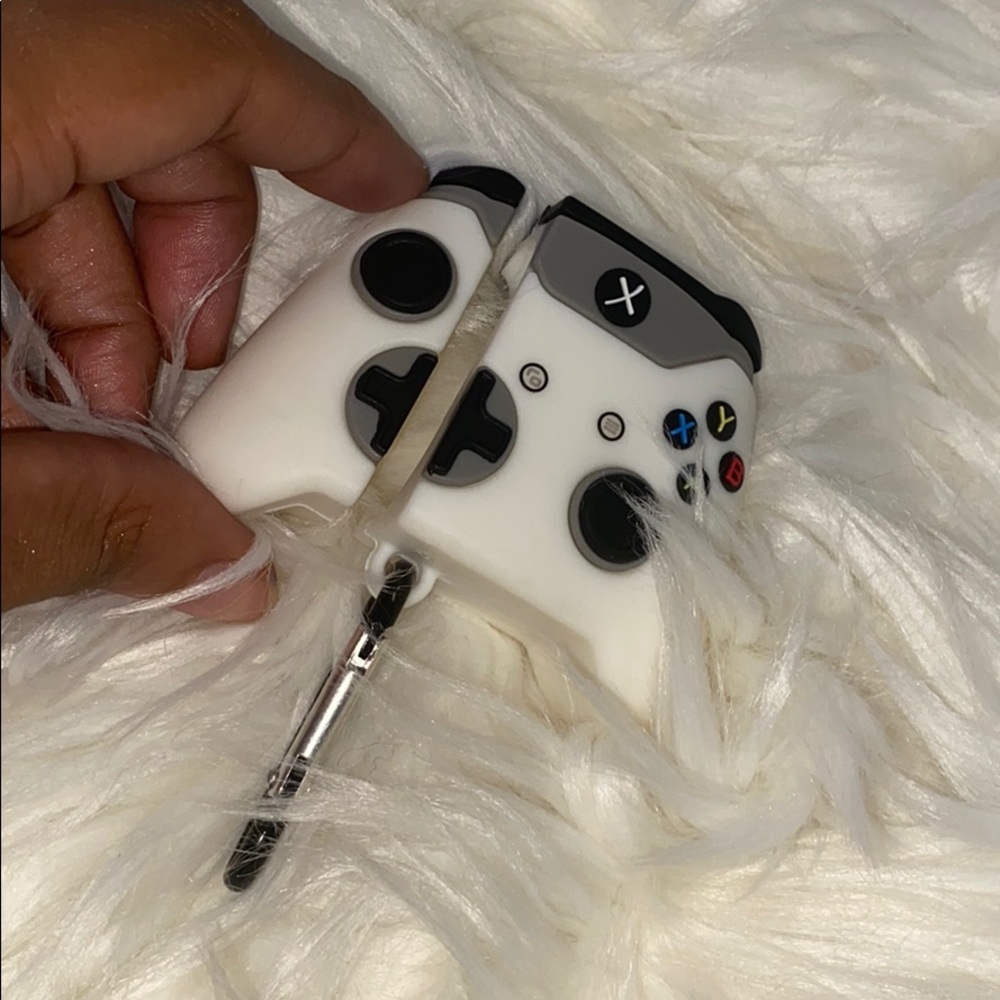 SOLD!!Xbox AirPods Keychain Holder